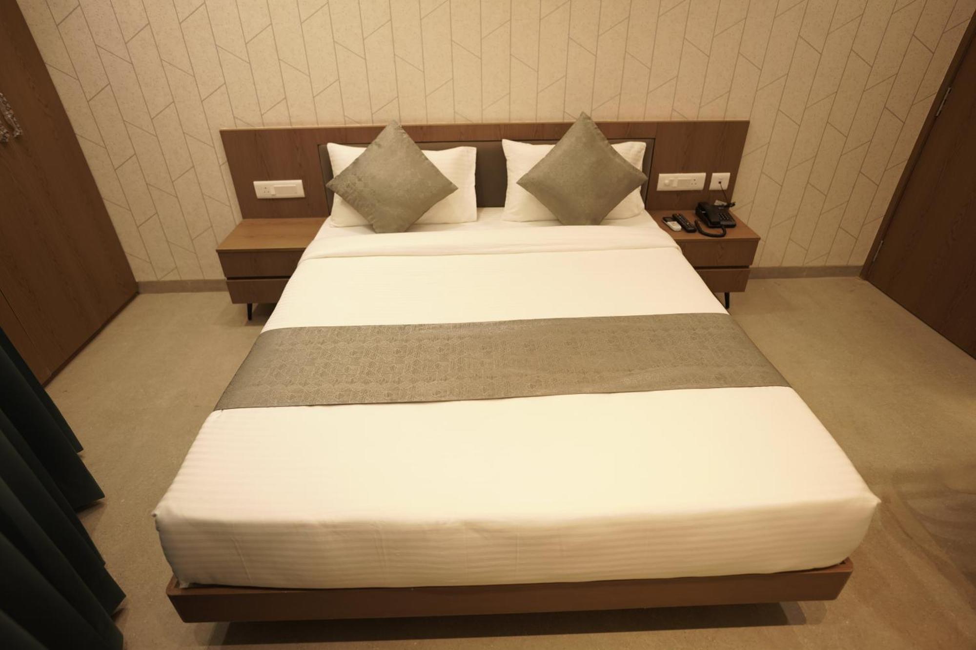 A Square Executive Hotel Aurangabad  Exterior foto